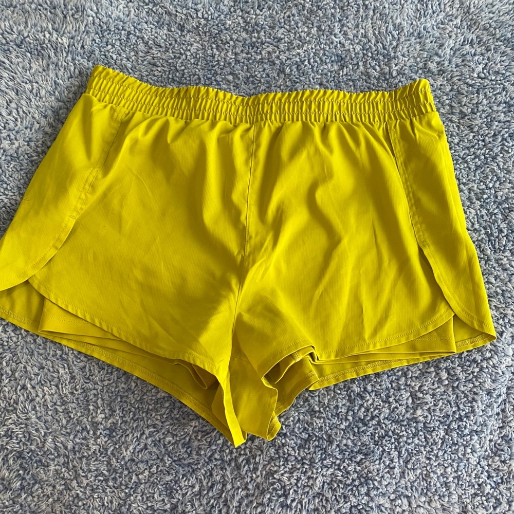 Girlfriend collective shorts :)